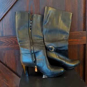 Good condition leather Ann Klein boots